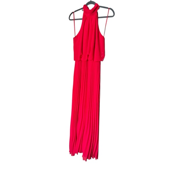NWT Aqua Women’s Red Chiffon Halter Neck Pleated Skirt Maxi Formal Gown, Size 6 - Picture 1 of 13